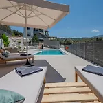 Villa 3as Luxury With Heated Pool, Sauna And Gym Rethymno
