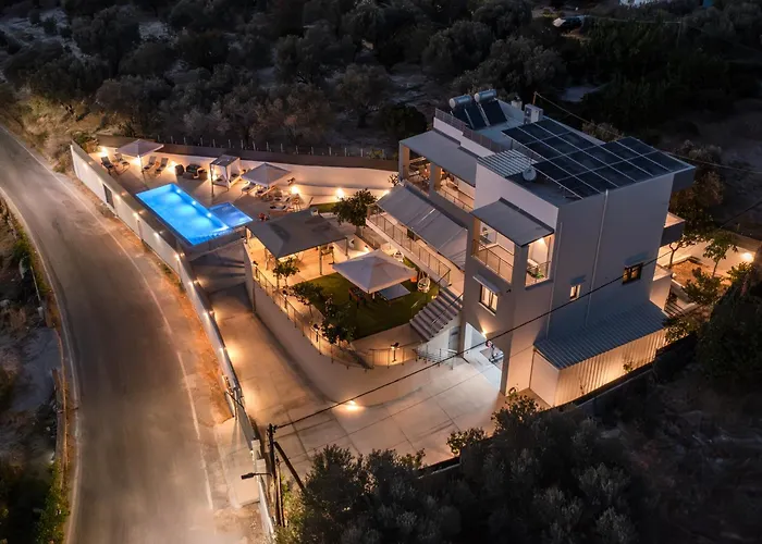 Βίλα 3a's Family Villa, Sauna, Gym, Ping Pong & Toys