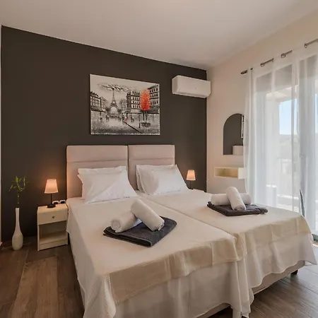 3as Luxury With Heated Pool, Sauna And Gym Rethymno