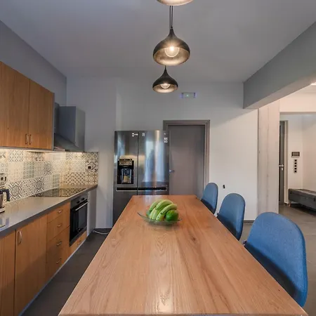 3a's Family Villa, Sauna, Gym, Ping Pong & Toys * レティムノ